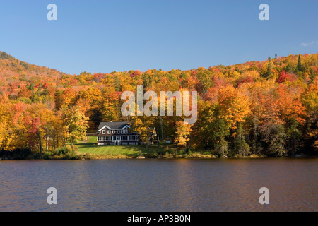 See am Dixville Notch im Herbst, New Hampshire, Vereinigte Staaten von Amerika, USA Stockfoto