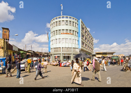 Eine typische Straßenszene von Mercato (Markt) in Addis Abeba. Stockfoto