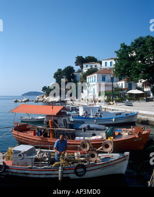 Hafen Sie in den frühen Morgenstunden, Skiathos Town, Skiathos, Sporades Inseln, Griechenland Stockfoto