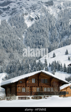 Schweiz, Bern, KANDERSTEG: Kandertal Tal, Skihütte / Winter Stockfoto