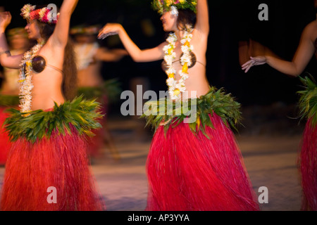 Traditionelle polynesische Tamure Tanz, Tiki Village, Insel Moorea, Gesellschaftsinseln. Französisch-Polynesien, Südsee Stockfoto