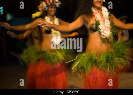 Traditionelle polynesische Tamure Tanz, Tiki Village, Insel Moorea, Gesellschaftsinseln. Französisch-Polynesien, Südsee Stockfoto