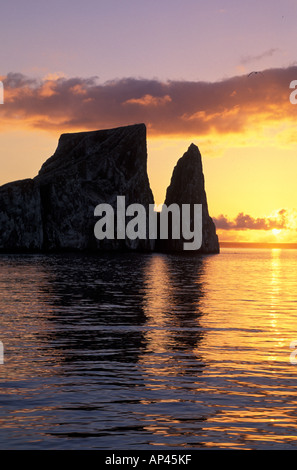 Südamerika, Ecuador, Galapagos, Insel San Crisobal Kicker Rock aka Leon Dormido Stockfoto