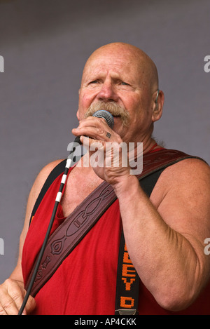 BARRY MCGUIRE singt am Sommer von LOVE FESTIVAL MONTEREY POP FESTIVAL 2007 Kalifornien Stockfoto