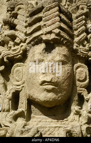 Mittelamerika, Honduras, Copan (aka Xukpi in Maya). Große Plaza von Stelen aka Plaza Grande de Las Estelas, Stela A. Stockfoto