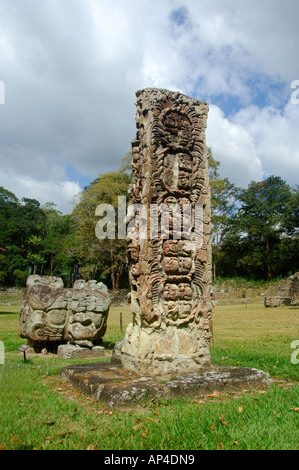 Mittelamerika, Honduras, Copan (aka Xukpi in Maya). Große Plaza von Stelen aka Plaza Grande de Las Estelas. Stela F. Stockfoto