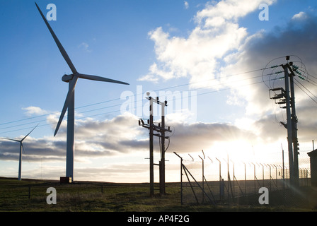 dh Burgar Hill Orkney Nordex N80 ELEKTRIZITÄT UK Windpark Turbine Power Lines uk Windpark schottland Silhouette Turbinen elektrische Umspannwerk Versorgung Stockfoto