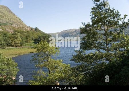 Kanus auf Llyn Dinas in Nant Gwynant Tal, Snowdonia, Nordwales Stockfoto