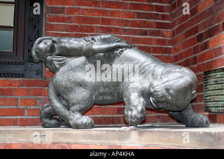 Boettcherstrasse Bremen Deutschland. Katzen-Skulptur Stockfoto