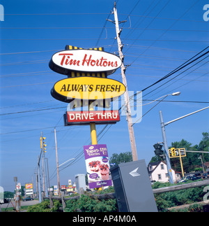 Tim Hortons Drive Thru in Fort Erie Ontario Kanada KATHY DEWITT Stockfoto