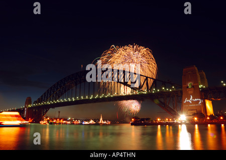 Feuerwerk über dem Sydney Harbour Bridge, Australien Stockfoto