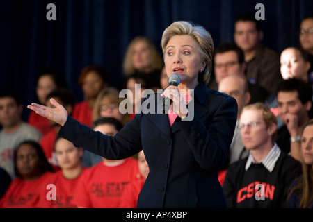 Präsidentschafts Kandidat Hillary Clinton anlässlich einer Kundgebung mit Studenten in Kalifornien Stockfoto