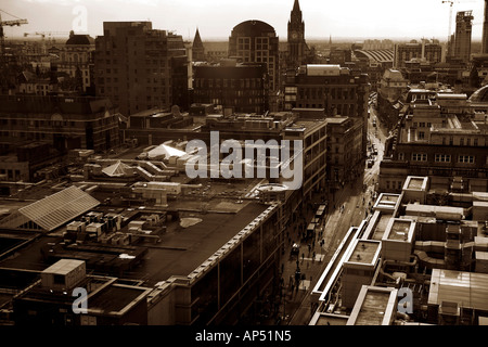 Aerial Ansicht der zentrale Manchester UK auf der Suche nach Süd-West Kreuz-Straße in Richtung Manchester Town Hall, Sepia getönt Stockfoto