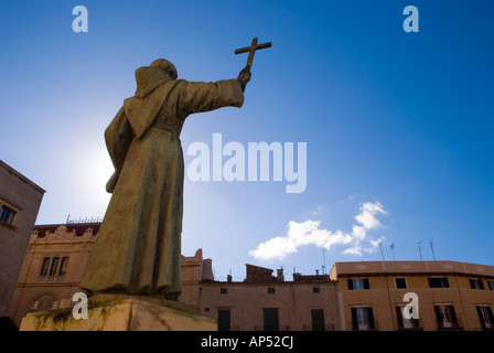 Palma Mallorca Spanien A Statue von Pater Junipero Serra in Plaza de Sant Frances in der Stadt Stockfoto