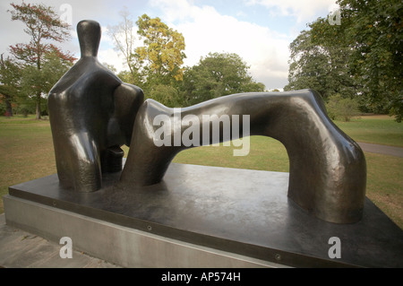 Henry Moore Skulpturen liegende Figur Bogen Bein 1969 / 70 Stockfoto