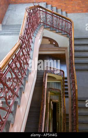 Treppe in Sackville Street Gebäude der Universität von Manchester UK Stockfoto