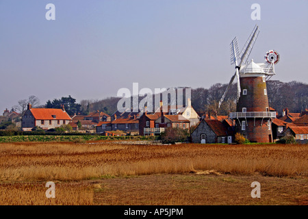 DER TURM MÜHLE BEI CLEY ALS NÄCHSTES DAS MEER. NORTH NORFOLK. UK Stockfoto