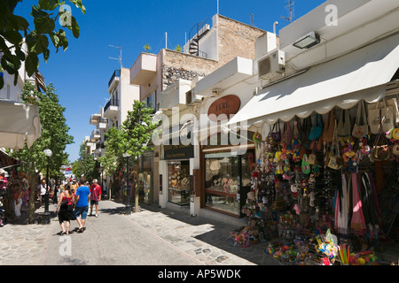 Geschäfte im Zentrum Ferienortes Nordostküste, Aghios Nikolaos, Kreta, Griechenland Stockfoto