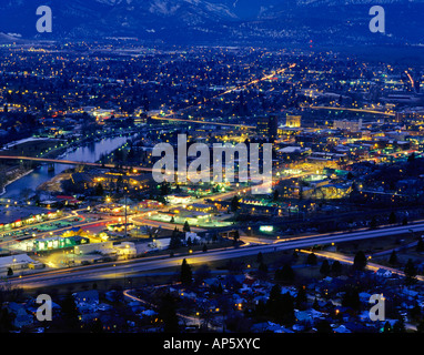 Die Innenstadt von Missoula, Montana in der Abenddämmerung Stockfoto