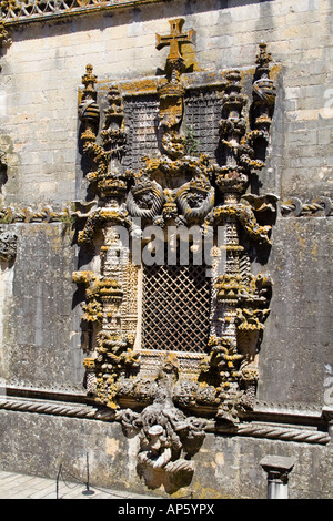 Berühmte Kapitelsaal manuelinischen Stilfenster im Convento de Cristo Templer in Tomar, Portugal. UNESCO-Welterbe Stockfoto