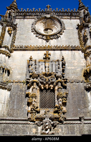 Berühmte Kapitelsaal manuelinischen Stilfenster im Convento de Cristo Templer in Tomar, Portugal. UNESCO-Welterbe Stockfoto