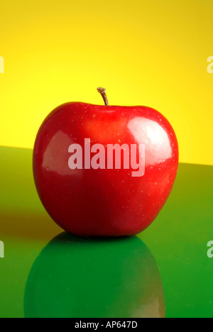 glänzenden roten köstlichen Apfel Stockfoto