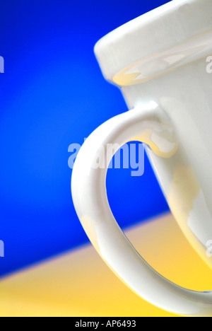 Nahaufnahme von Kaffee Tasse Griff Stockfoto