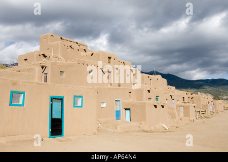 USA, New Mexiko, Taos Pueblo, Adobe-Gebäude in indianischen Gemeinschaft, UNESCO-Welterbe Stockfoto