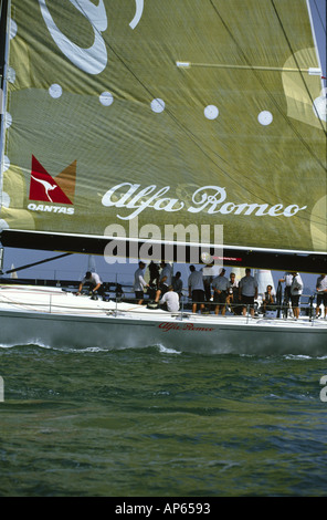 Reichel Pugh Max Design Klasse 0 IRC Racing Yacht Alfa Romeo-Rennen während der Cowes Week Stockfoto