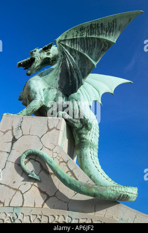 Einer der Drachen Dragon Bridge oder Zmajski die meisten, Ljubljana, Slowenien Stockfoto