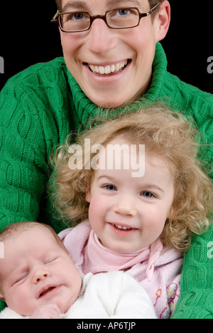 Mutter mit zwei Kindern Studio Bild Stockfoto