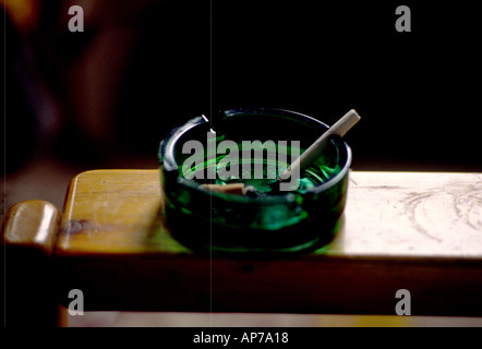 Spliff in Aschenbecher Stockfoto