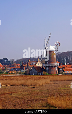 DER TURM MÜHLE BEI CLEY ALS NÄCHSTES DAS MEER. NORTH NORFOLK. UK Stockfoto