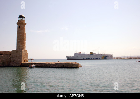 DAS HAFENGEBIET IN DER ALTEN STADT VON RETHYMNO. KRETA. GRIECHISCHE INSEL. EUROPA. Stockfoto