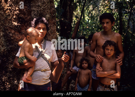 Kautschuk Sammler s Familie Amazonas-Regenwald Acre Jurua mineralgewinnenden Reserve Brasilien Stockfoto