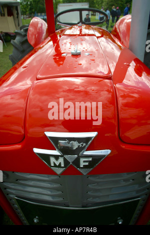 Nahaufnahme der Oldtimer-Traktor-Kühlergrill Stockfoto