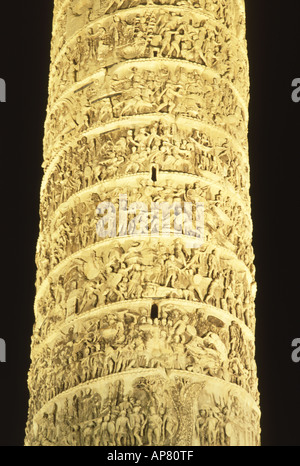 Spalte des Kaisers Marcus Aurelius bei Nacht Lazio Rom Italien Stockfoto