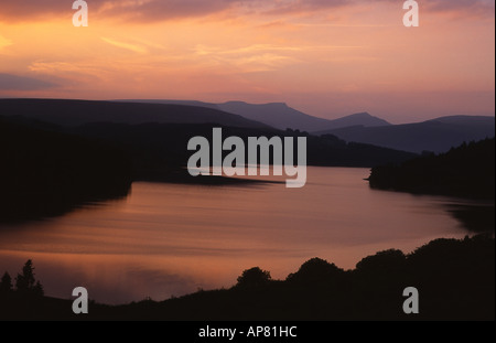 Brecon Beacons Sonnenuntergang über Pontsticill Reservoir Powys South Wales UK Stockfoto