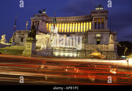 Vittoriano Vittorio Emanuele II Monument in der Dämmerung Lazio Rom Italien Stockfoto