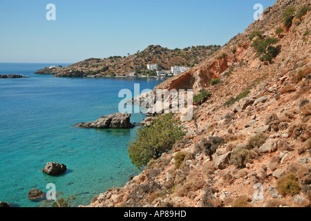 Das kleine Dorf Loutro guckt runden eine geschwungene Landzunge an der Südküste von Kreta Stockfoto