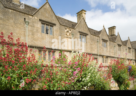 Die Armenhäuser, gebaut von Sir Baptist Hicks im Jahre 1612 in den Cotswolds Stadt von Chipping Campden, Gloucestershire Stockfoto