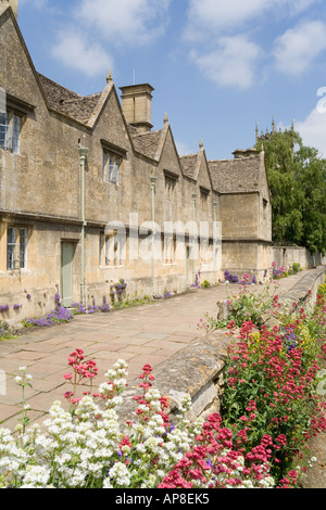 Die Armenhäuser, gebaut von Sir Baptist Hicks im Jahre 1612 in den Cotswolds Stadt von Chipping Campden, Gloucestershire Stockfoto