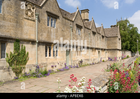 Die Armenhäuser, gebaut von Sir Baptist Hicks im Jahre 1612 in den Cotswolds Stadt von Chipping Campden, Gloucestershire Stockfoto