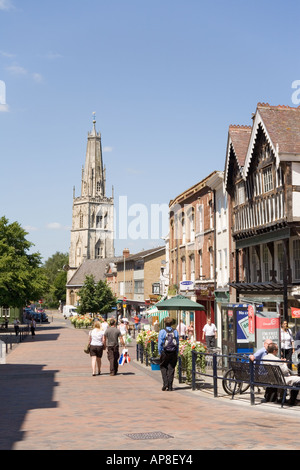 Blick in Richtung St.-Nikolaus-Kirche, Westgate Street, Gloucester Stockfoto