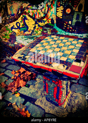 Colorful mosaic chessboard on the grounds of Grant's Tomb in New York City, in cross-development style colors. Stockfoto