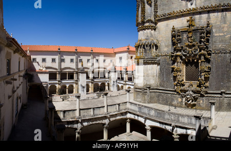 Berühmte Kapitelsaal manuelinischen Stilfenster im Convento de Cristo Templer in Tomar, Portugal. UNESCO-Welterbe Stockfoto