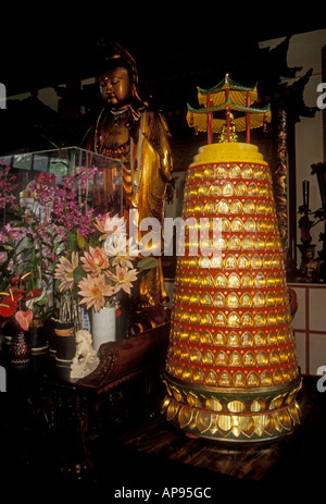 Altar, Kuan Yin Tempel, chinesische Tempel, buddhistische Tempel, Chinatown, Stadt Honolulu, Oahu Insel, Hawaii Stockfoto