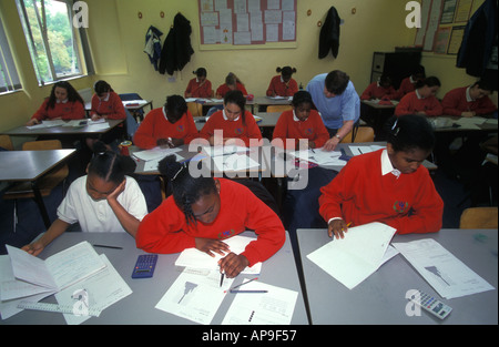 Mädchen Schüler in Mathematik-Unterricht Stockfoto