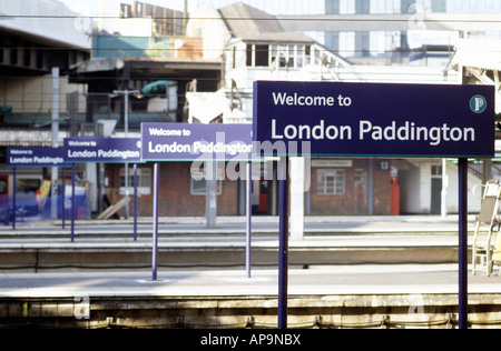Plattform-Zeichen im London Paddington Bahnhof Stockfoto