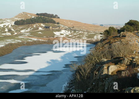 Crag Lough im Winter vom Hadrianswall, Northumberland, England, UK. Stockfoto